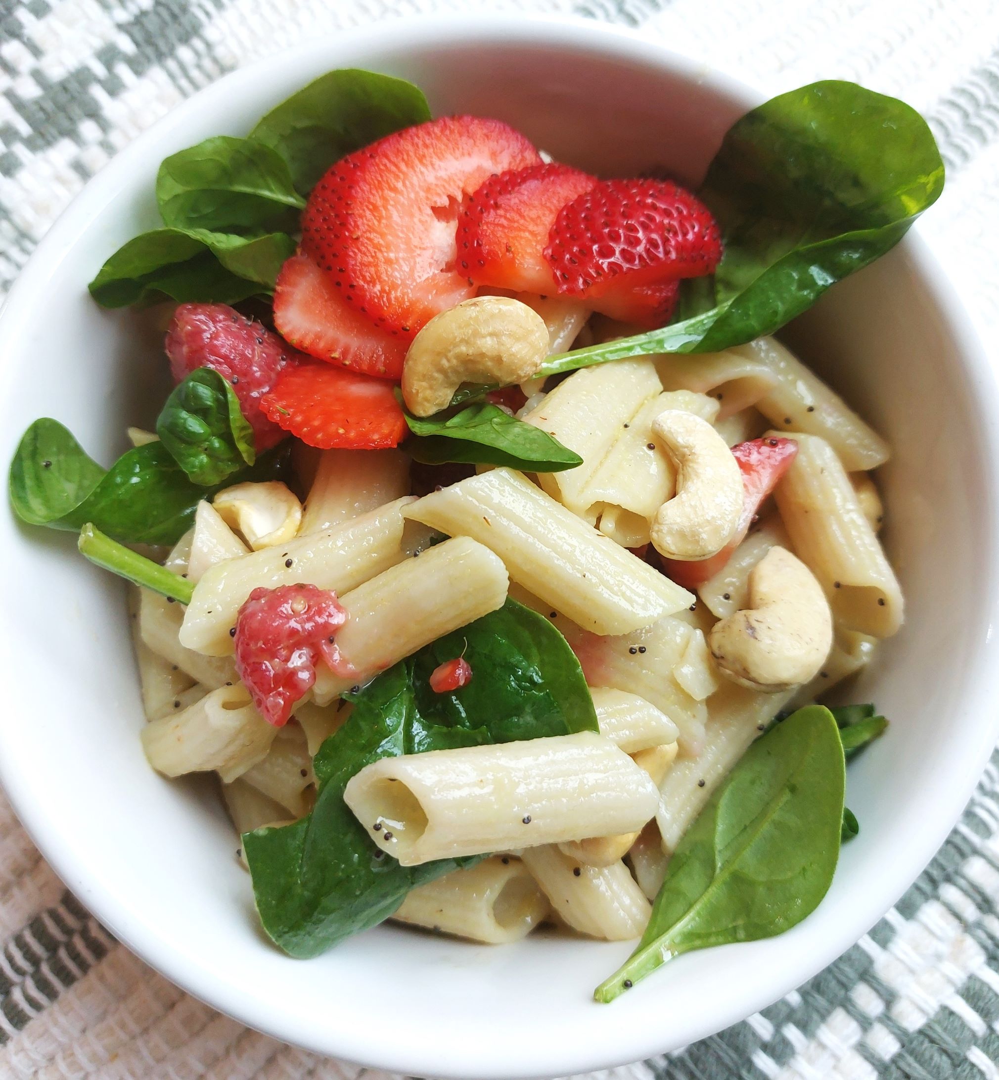 Berry Spinach Pasta Salad