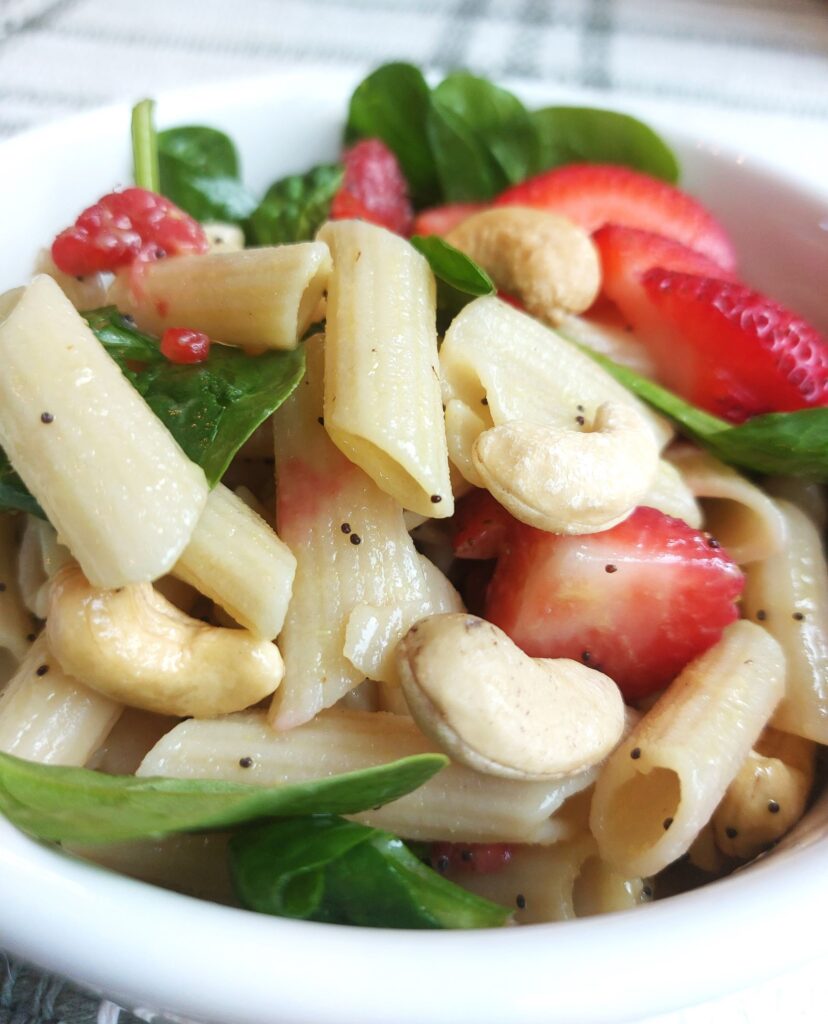 Berry Spinach Pasta Salad